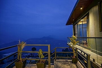 LARISA MOUNTAINS AND MARTINI VILLA